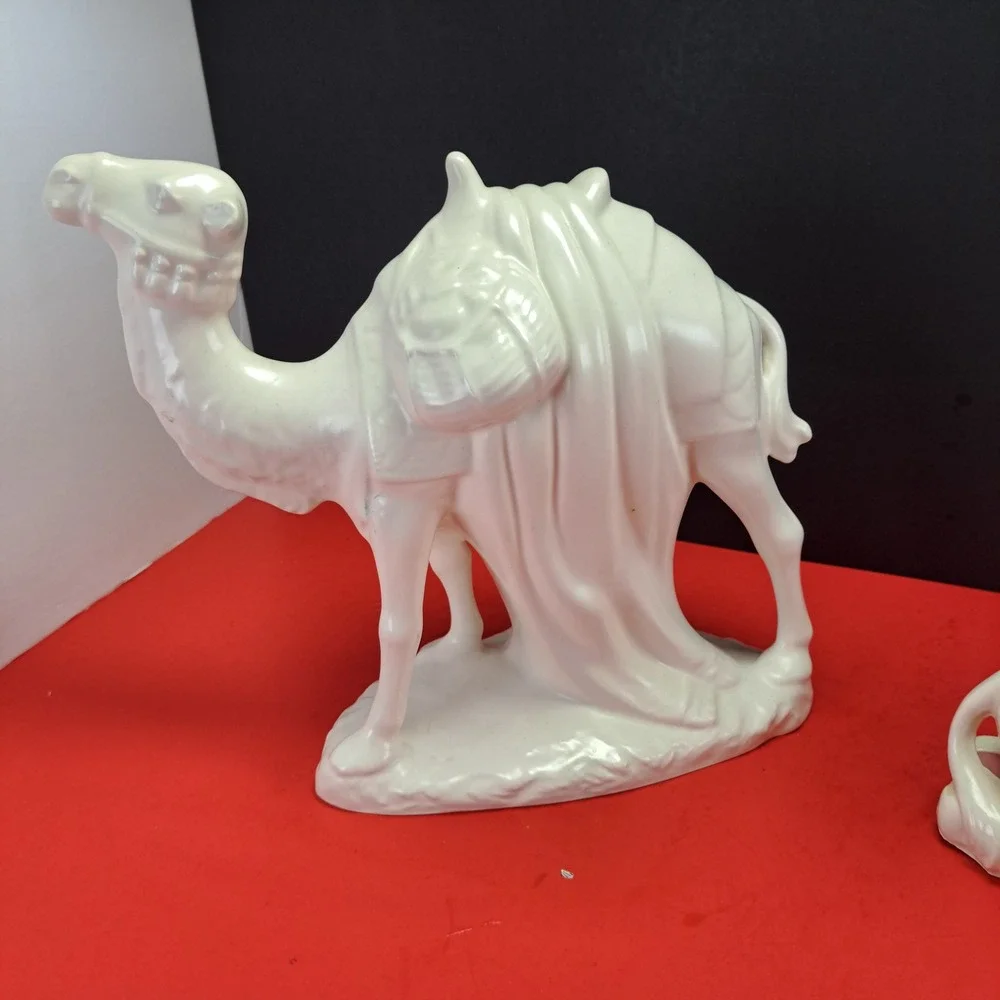 Holiday House Camel Figurine Set Unisex White Good Iridescent Ceramic Nativity